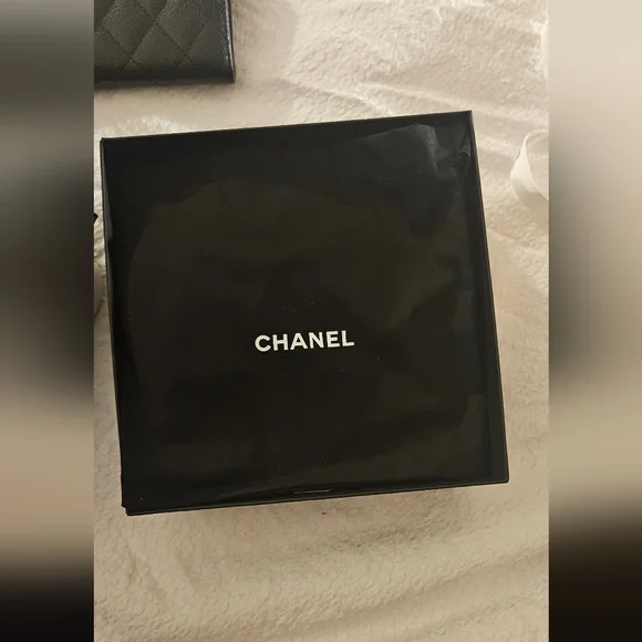 Chanel REVERSIBLE Belt NWT Rare SZ 110 - Picture 3 of 6